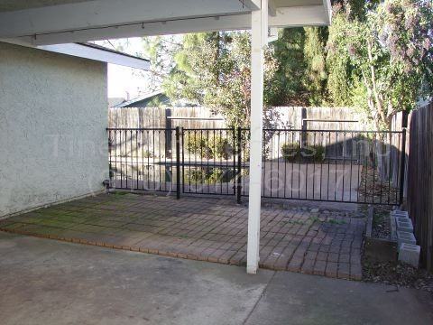 11033 New River Cir - Photo 2 of 9