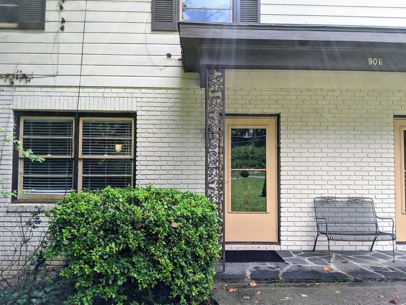 901 Wildwood Rd Ne - Photo 2 of 32