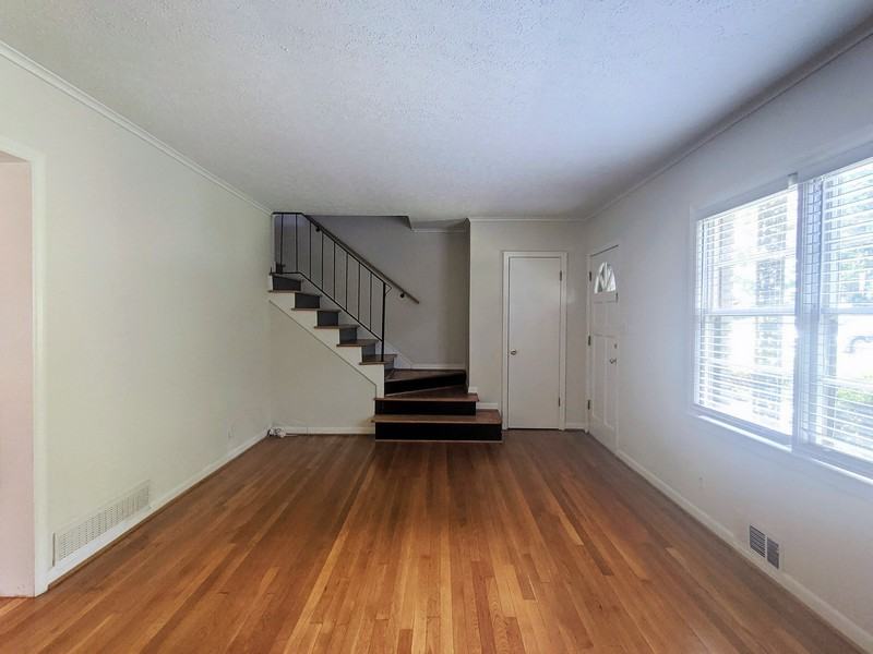 901 Wildwood Rd Ne - Photo 3 of 32