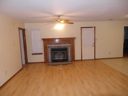 1517 SE Pinewood Dr - Photo 2 of 27