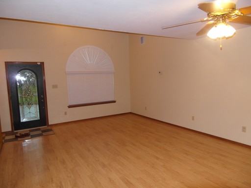 1517 SE Pinewood Dr - Photo 3 of 27