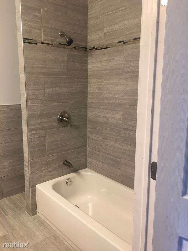 105 S Morton Ave - Photo 2 of 10