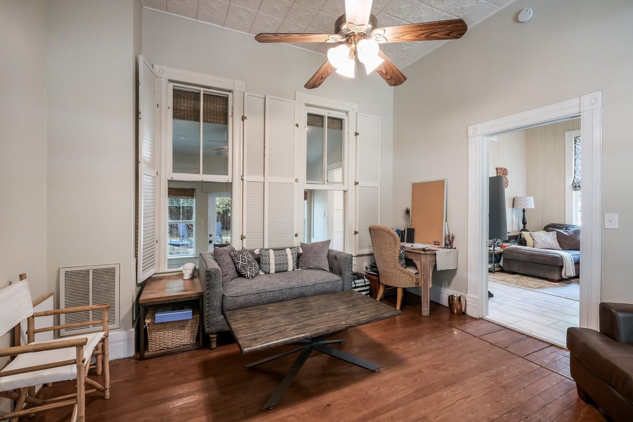 409 E Theissen St - Photo 3 of 15