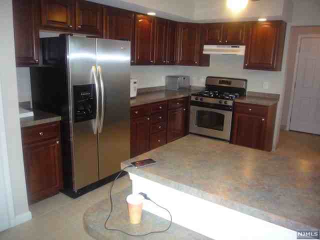 212 Grant Ave - Photo 2 of 19