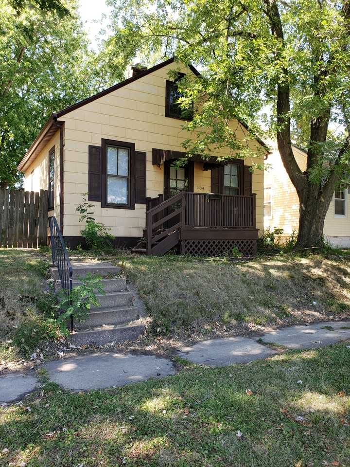 1404 32nd Street - Photo 2 of 24