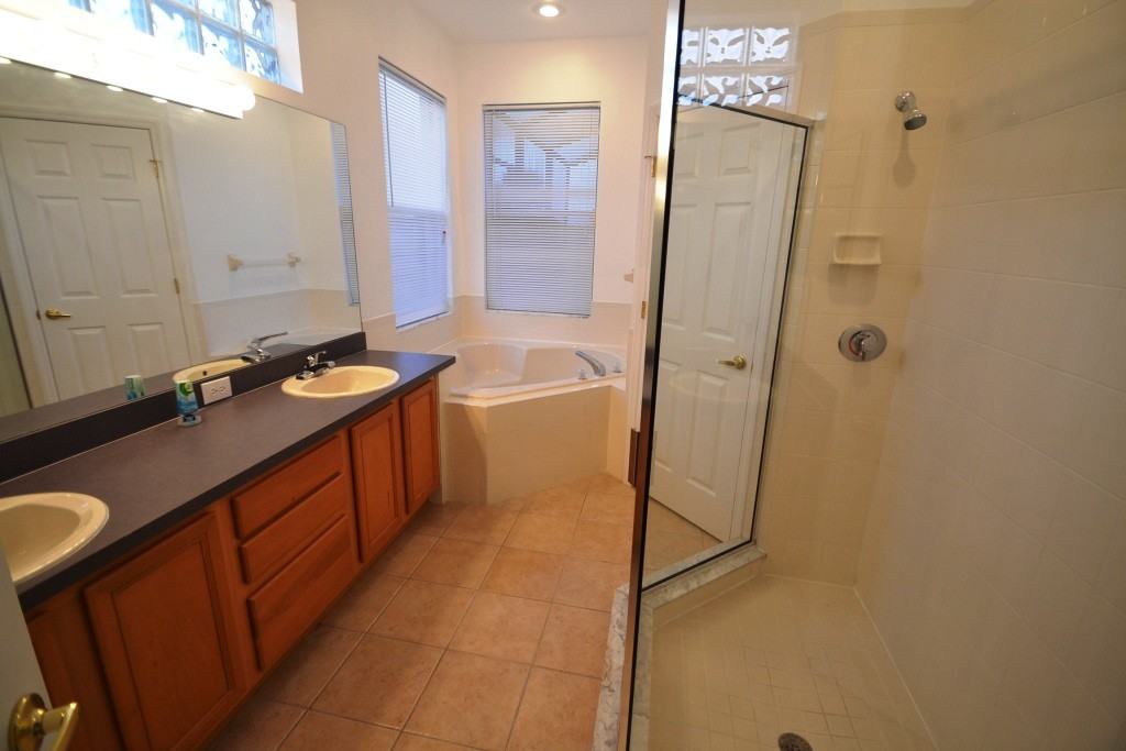 334 Calabay Parc Blvd - Photo 2 of 11