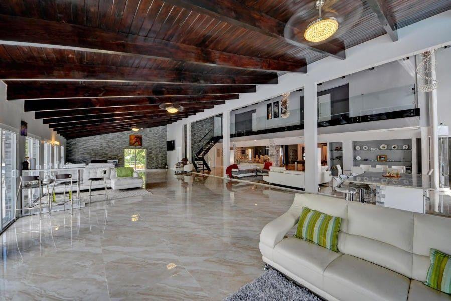 11294 Hawk Hollow - Photo 2 of 39