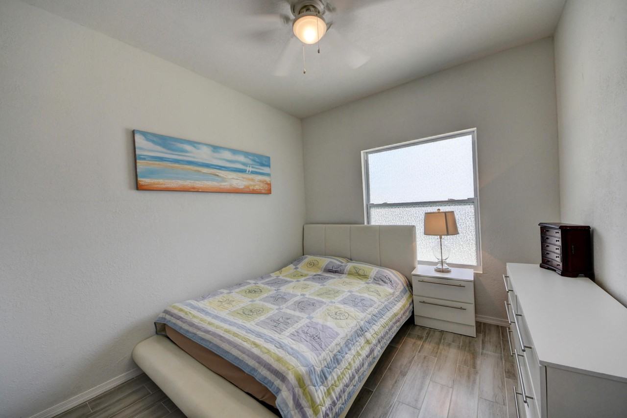 11294 Hawk Hollow - Photo 2 of 26