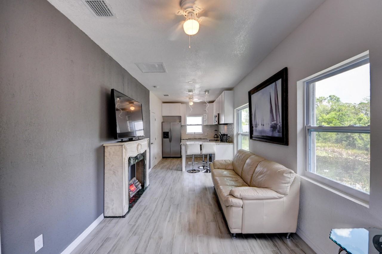 11294 Hawk Hollow - Photo 3 of 26