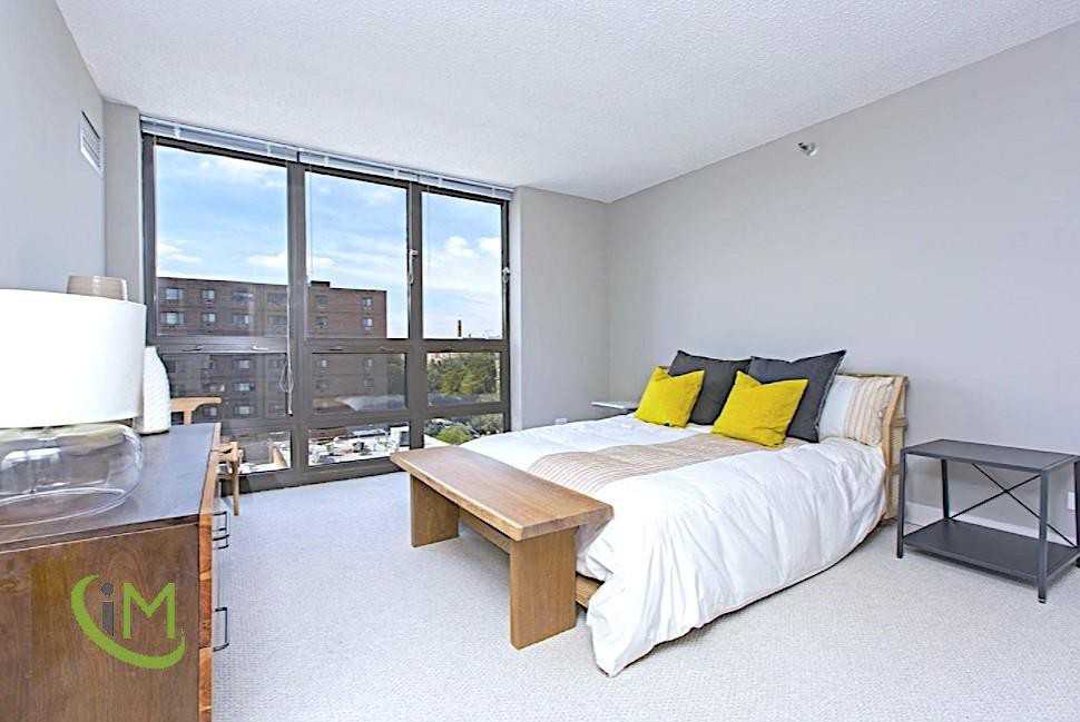 N Clark St #1201 - Photo 2 of 10