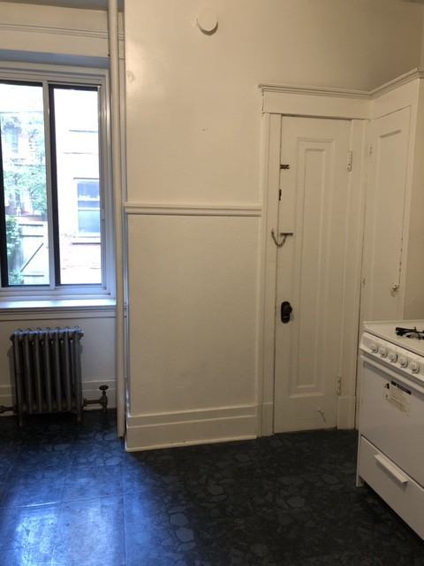 3567 Rue Durocher #21 - Photo 3 of 13