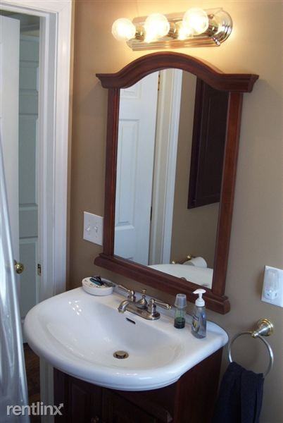 1621 Griffin Ave - Photo 3 of 10