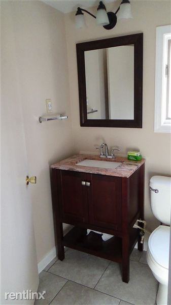 1931 John St - Photo 3 of 11