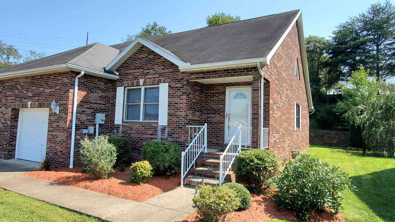 110 Windmere Dr - Photo 2 of 21