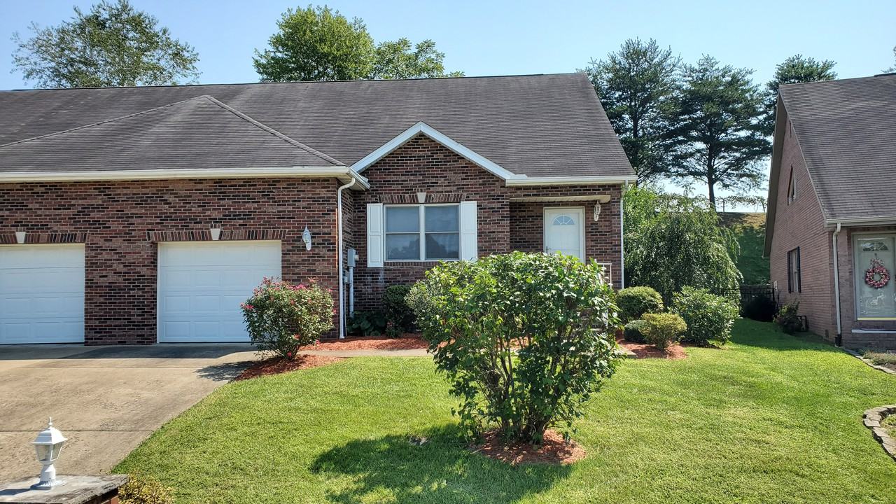 110 Windmere Dr - Photo 3 of 21