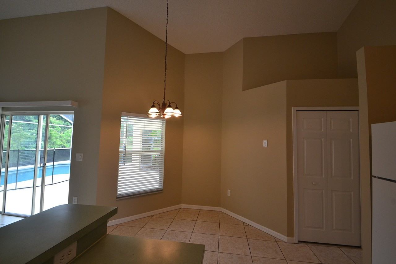 134 Secluded Oak Ct - Photo 3 of 7