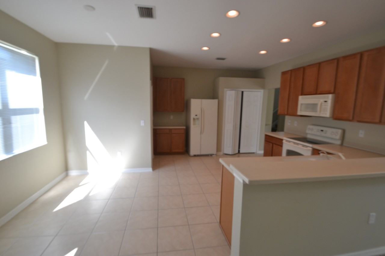 34912 Marsh Glen Ct - Photo 2 of 6