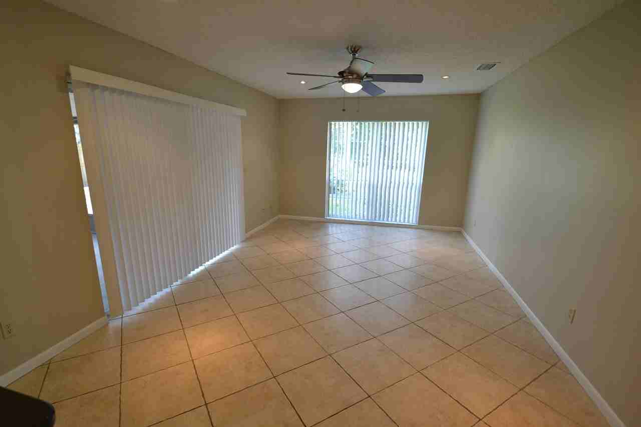 14302 Knoll Ridge Dr - Photo 2 of 3