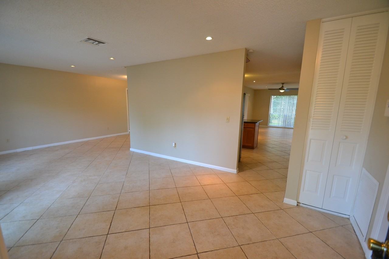 14302 Knoll Ridge Dr - Photo 3 of 3