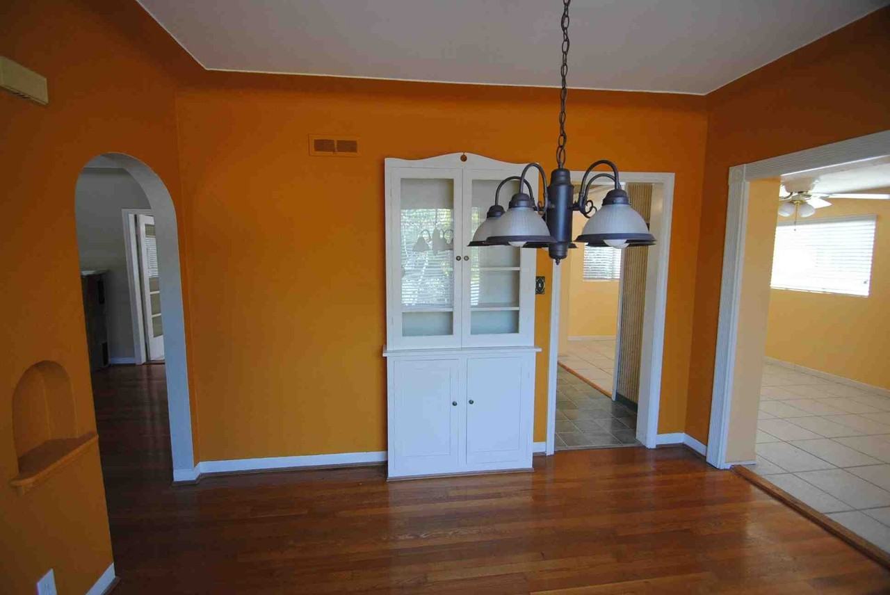 2449 16th St N - Photo 2 of 6