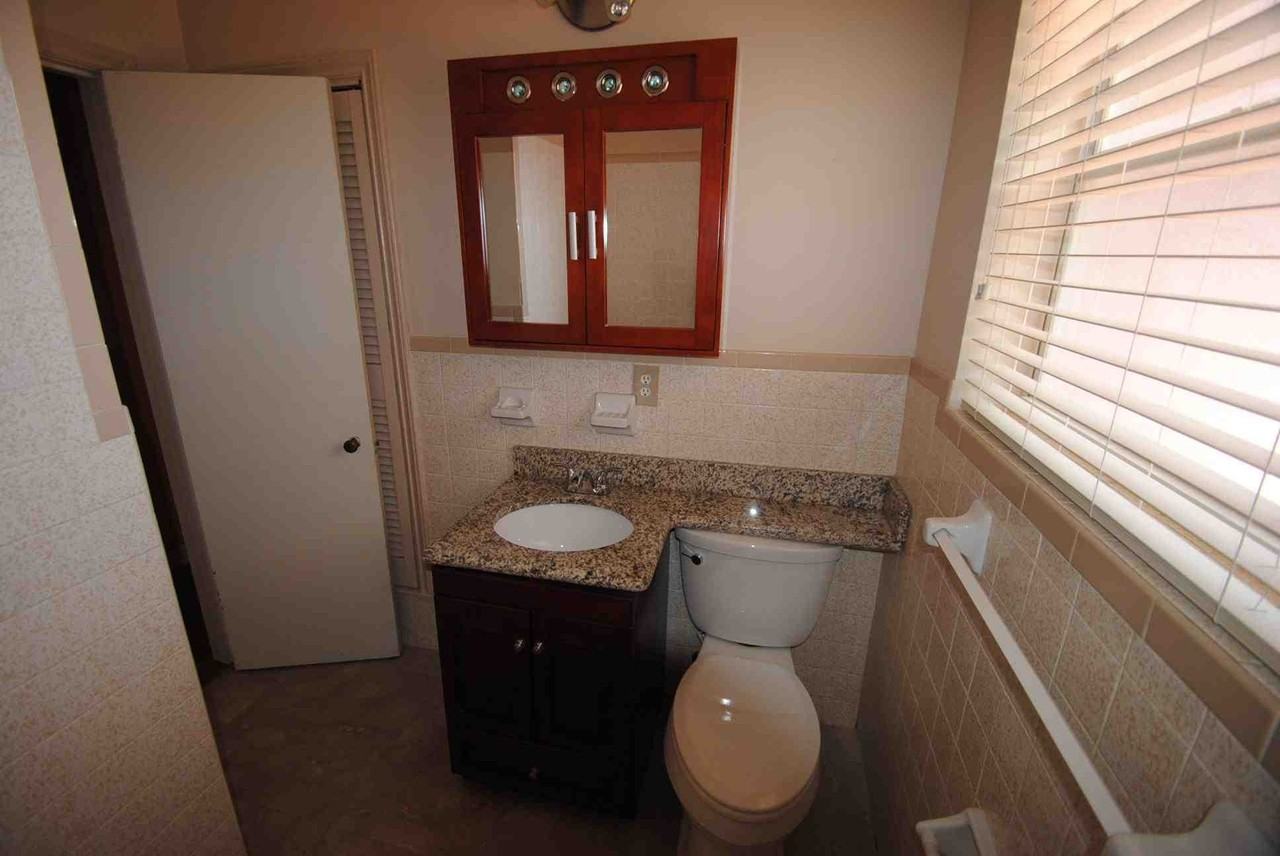 2449 16th St N - Photo 3 of 6