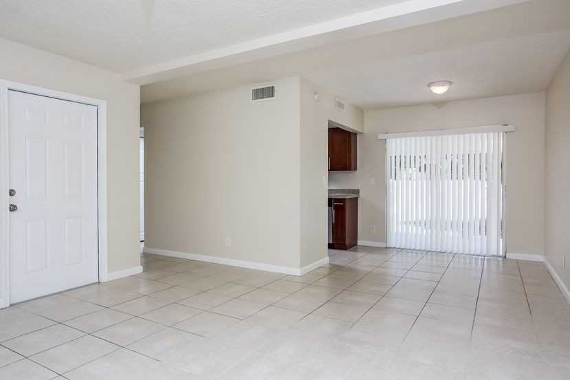 8006 Nw 75th Ave - Photo 3 of 20