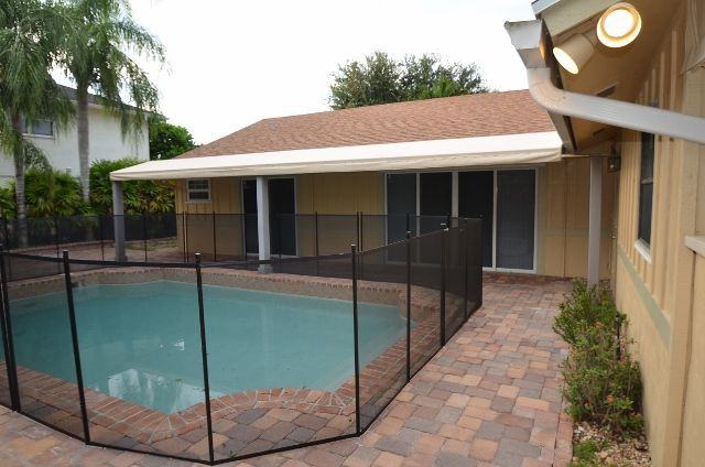 935 Briarwood Dr - Photo 3 of 12