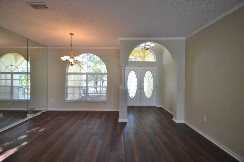 4317 Ridgemoor Dr N - Photo 3 of 19