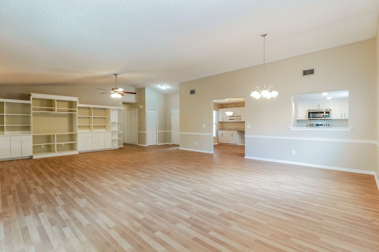 6523 Seafairer Dr - Photo 3 of 21