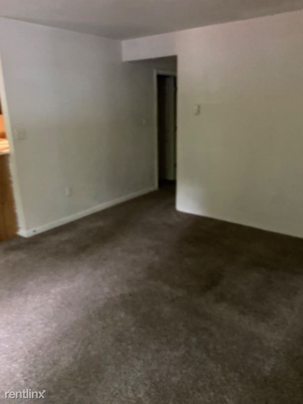 39 Charles Smith Dr - Photo 2 of 17