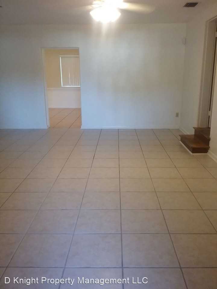 1910 Rock Lake Dr - Photo 2 of 23