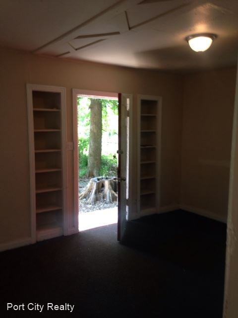 3908 Sumner St - Photo 2 of 9