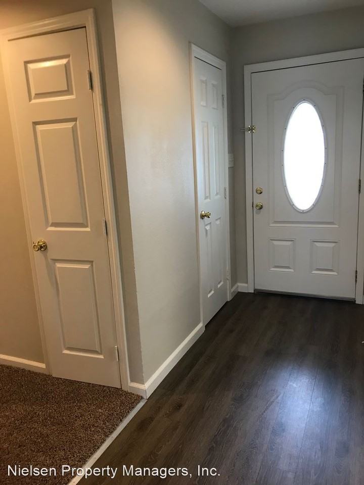 4112 43rd Ave - Photo 2 of 13