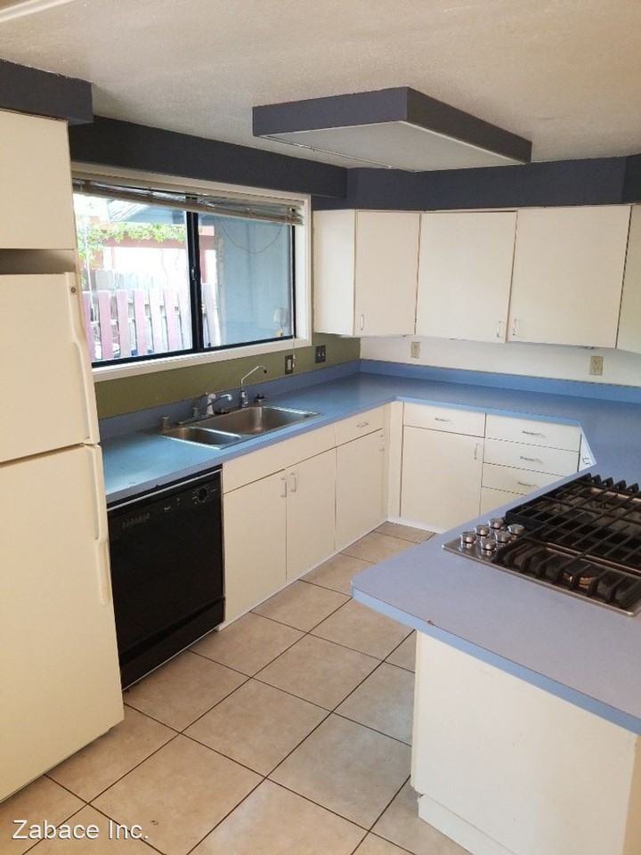 1207 Purdue Dr - Photo 2 of 10