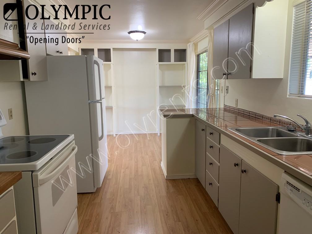 4908 19th Ave Se - Photo 3 of 13