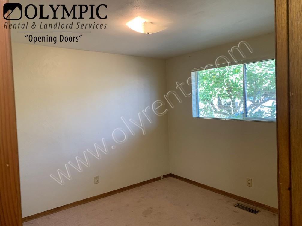 4908 19th Ave Se - Photo 7 of 13