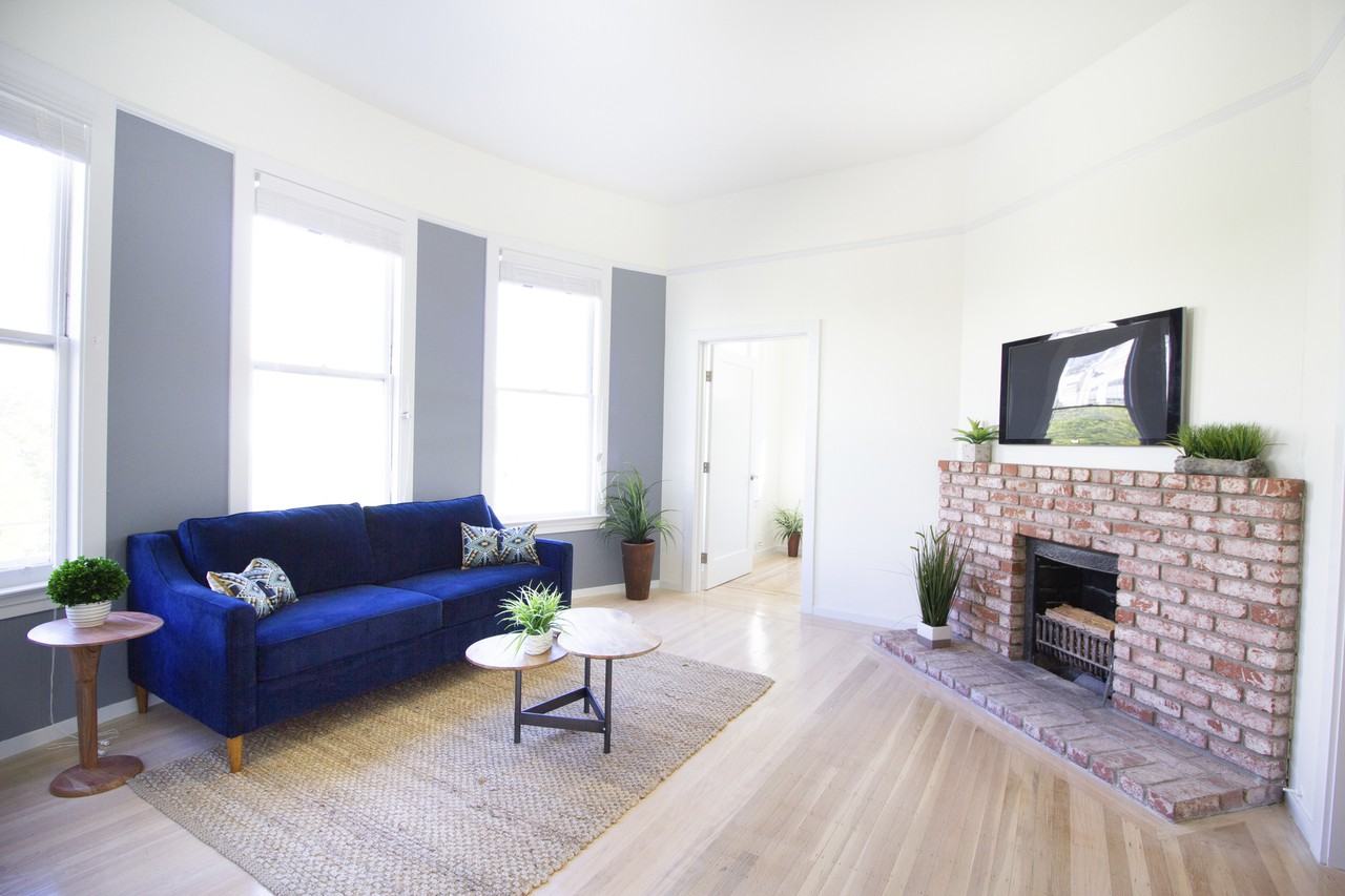 3099 Washington - Photo 3 of 9