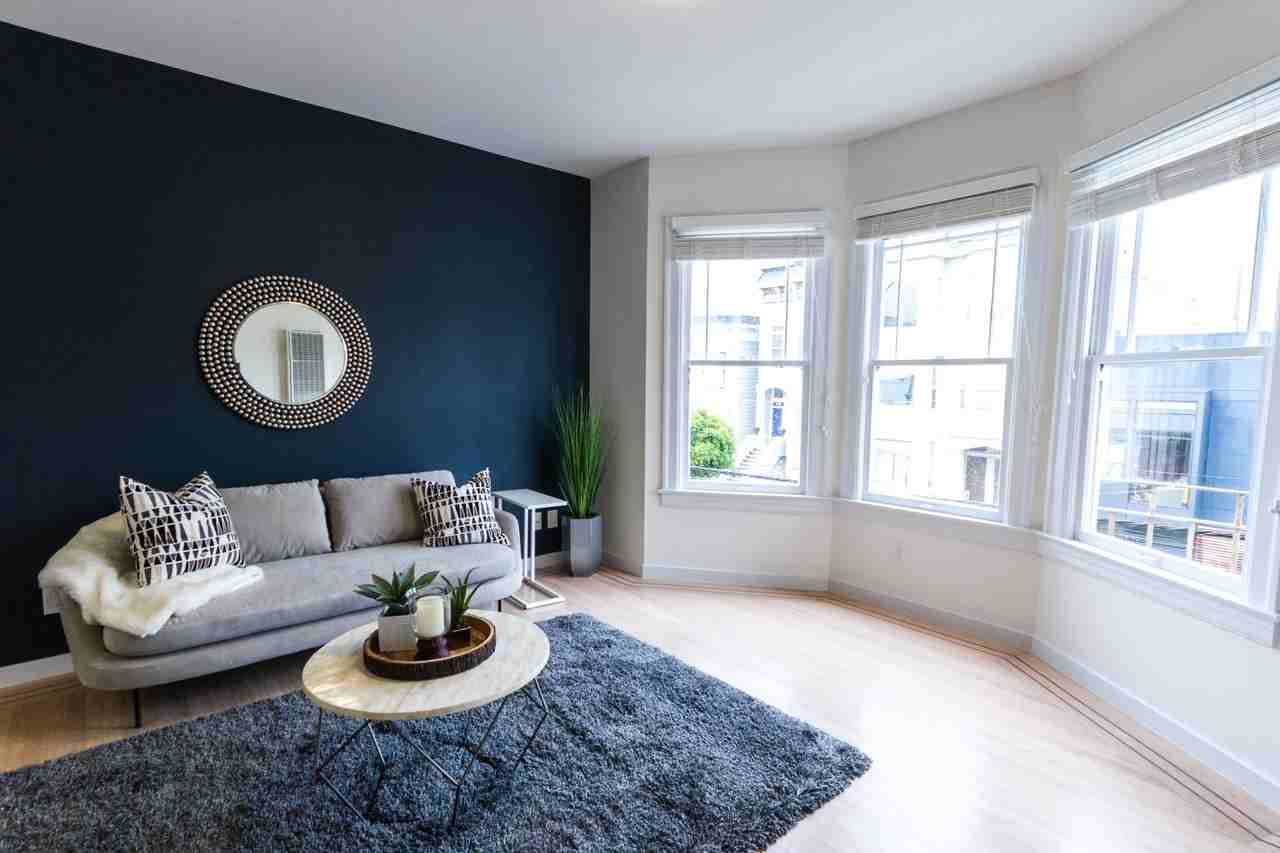 4005 California - Photo 2 of 6