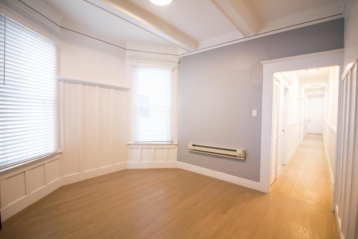 1912 Mission - Photo 2 of 14