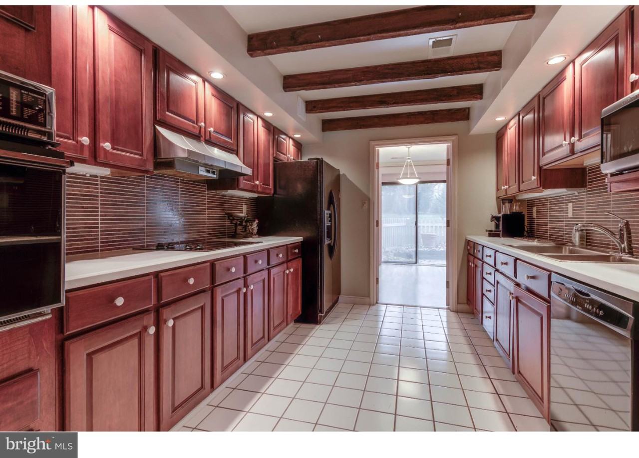 63 Oak Knoll Dr - Photo 3 of 24