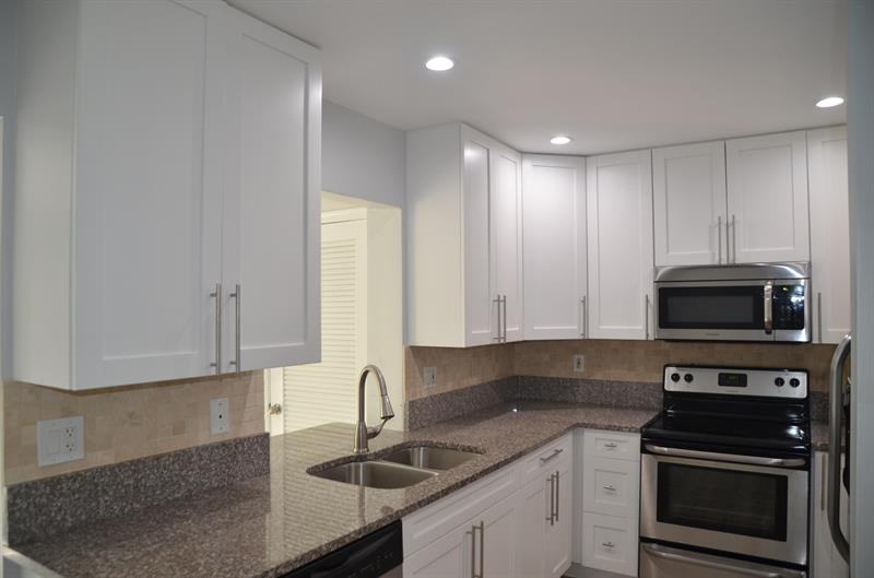 3210 Northeast 5th Drive - Photo 2 of 7