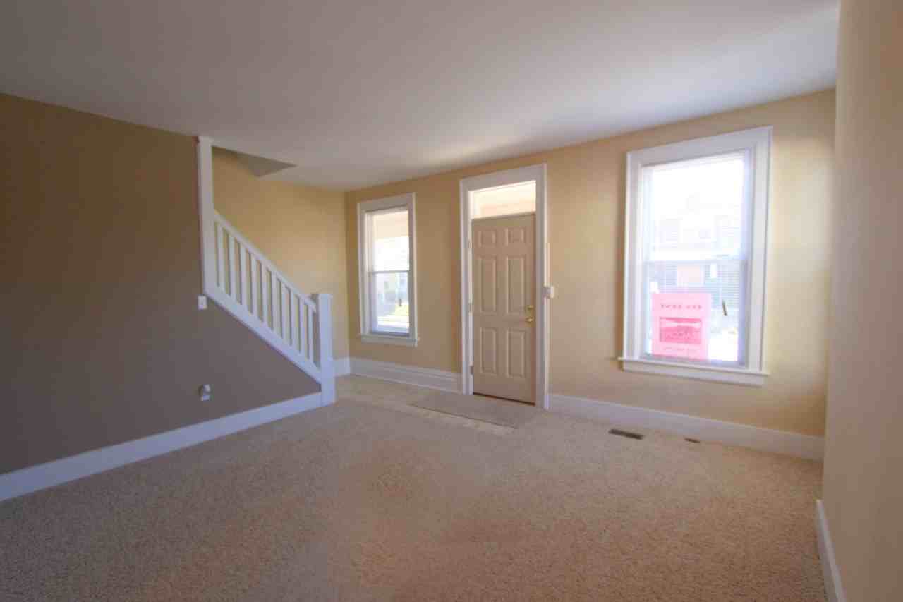 882 E. Whittier St. - Photo 3 of 5