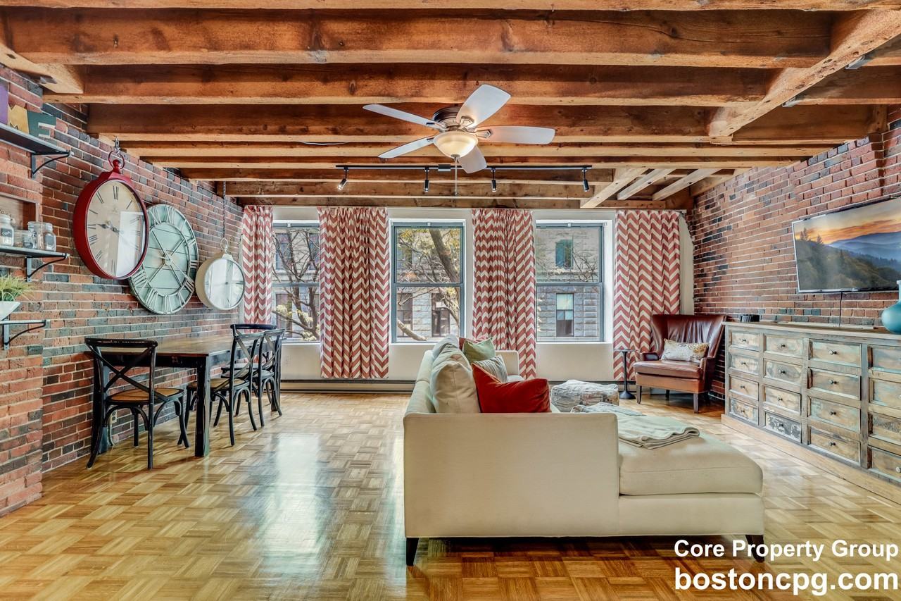 110 Commercial St #4