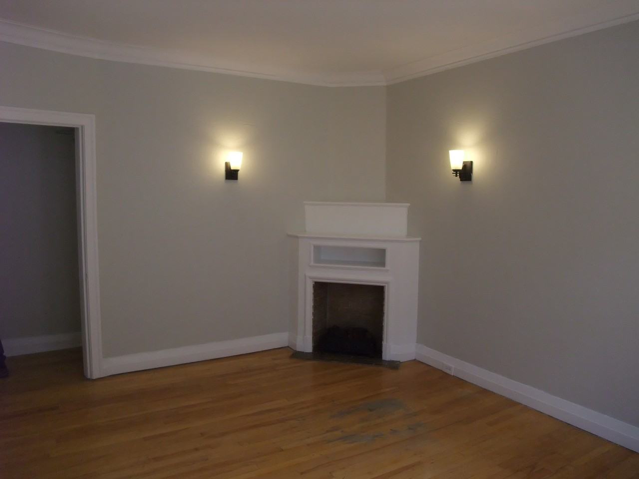 4982 Chemin Queen Mary - Photo 3 of 10