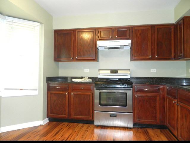 1536 Pinetree Dr - Photo 2 of 10