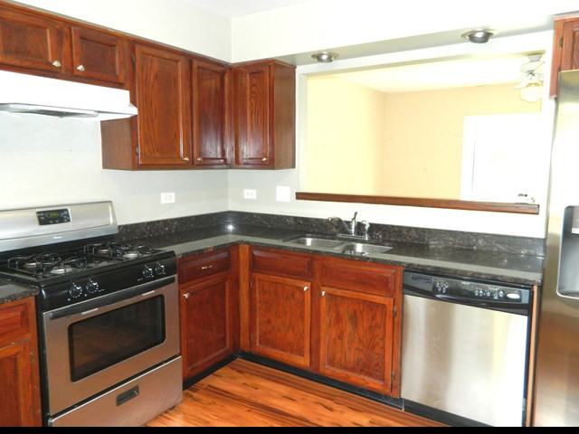 1536 Pinetree Dr - Photo 3 of 10