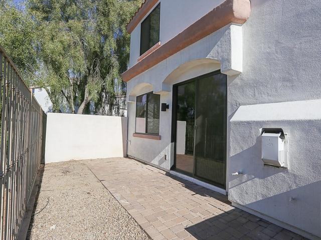 8520 E Loma Land Dr - Photo 6 of 20
