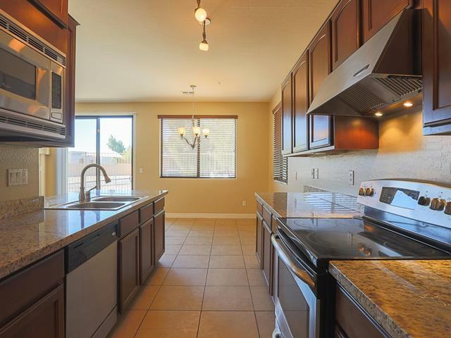 8520 E Loma Land Dr - Photo 4 of 20