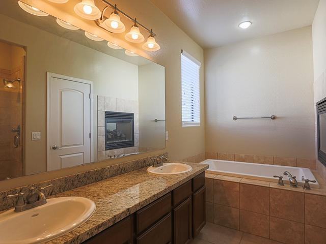 8520 E Loma Land Dr - Photo 7 of 20