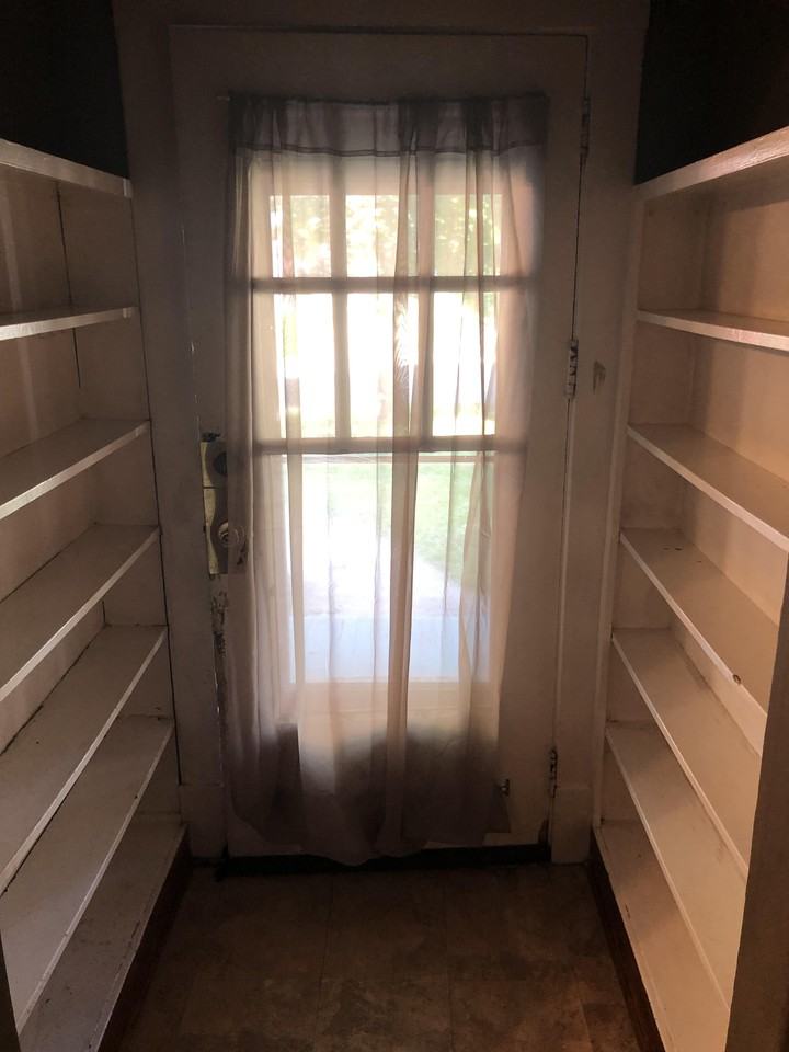 1009 25th St - Photo 2 of 15